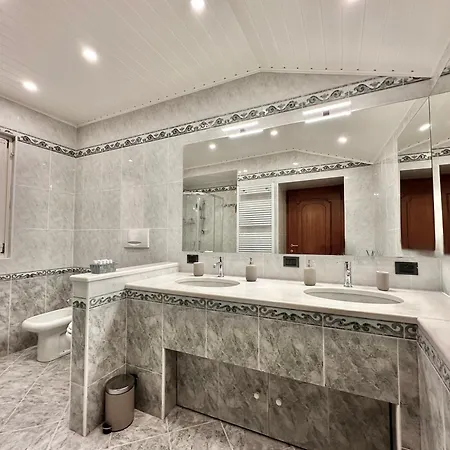 Kate House - View Daire