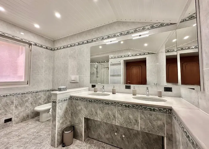 Kate House - View Daire