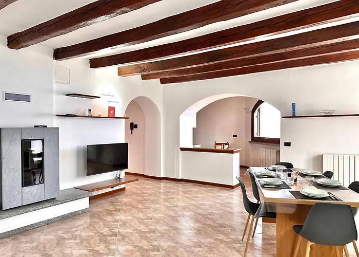 Kate House - View Daire *