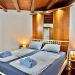 Kate House - View 아파트