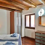 Kate House - View 아파트 *